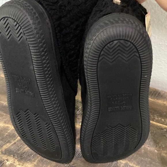 MUK LUKS CABLE KNIT SLIPPERS - Picture 6 of 6